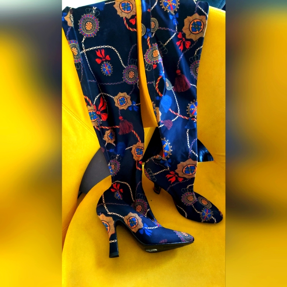 Stretchy printed satin high knees boots